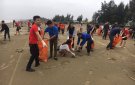 Đoàn thanh niên xã Quảng Hùng ra quân tổng vệ sinh môi trường bờ biển hưởng ứng ngày trái đất.